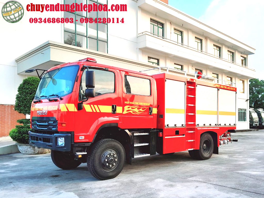 Xe trạm bơm chữa cháy hai cầu 4x4